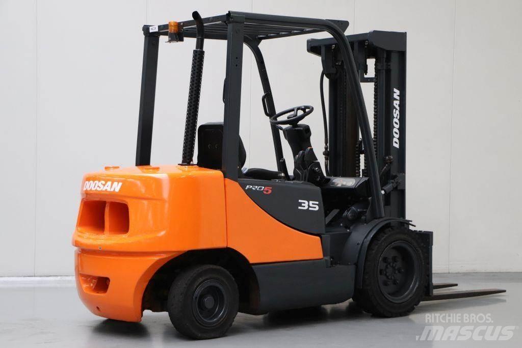 Doosan D35S Dieselmotviktstruckar
