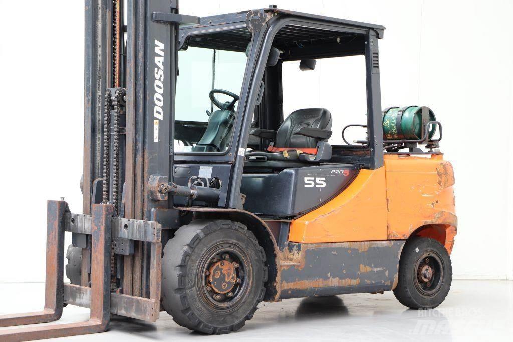 Doosan G55SC-5 Gasolmotviktstruckar