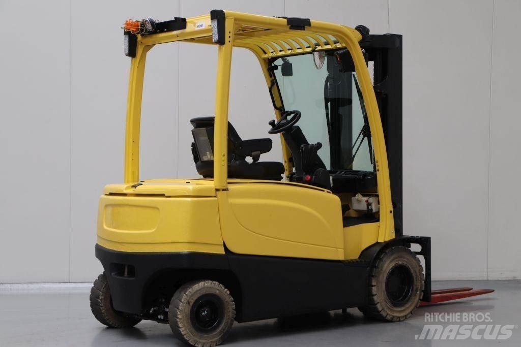 Hyster J3.0XN Elmotviktstruckar