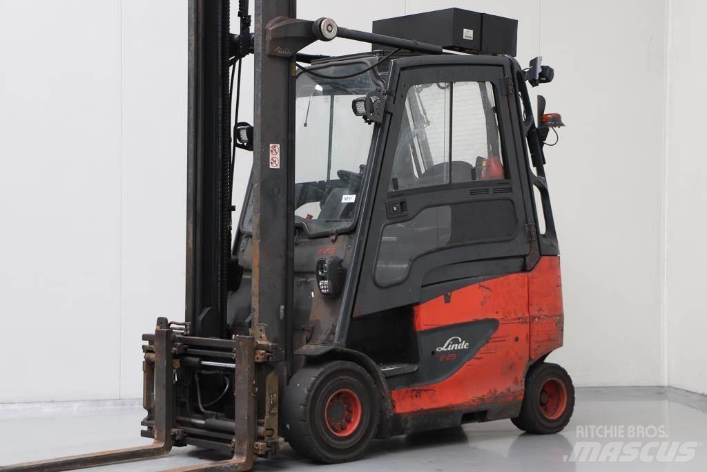 Linde E25H-01/600 Elmotviktstruckar