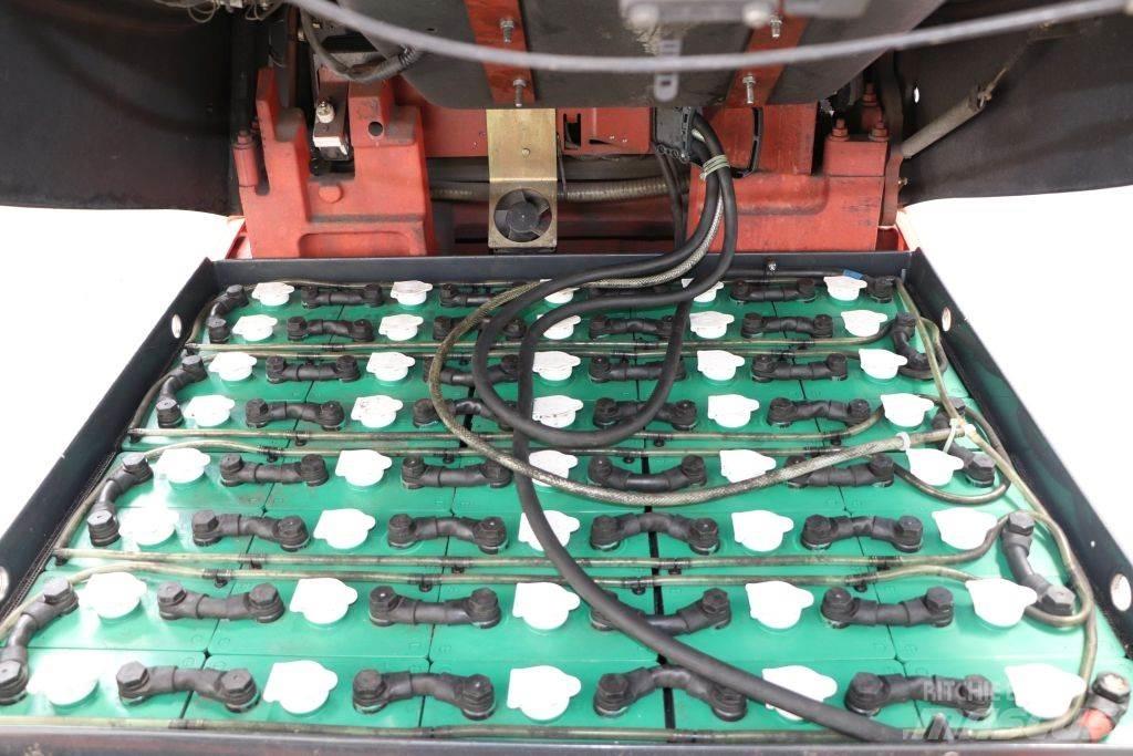 Linde E30S-03/600 Elmotviktstruckar