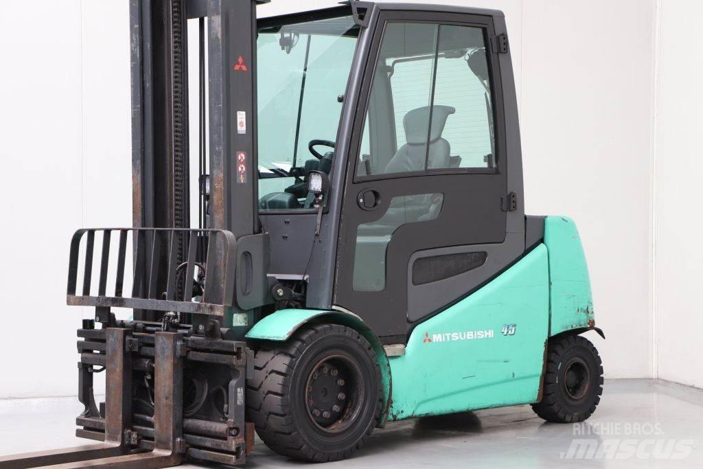 Mitsubishi FB45 2 Elmotviktstruckar
