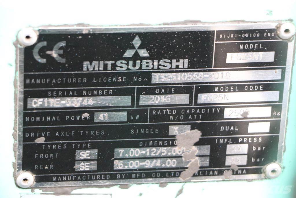 Mitsubishi FG25NT Gasolmotviktstruckar