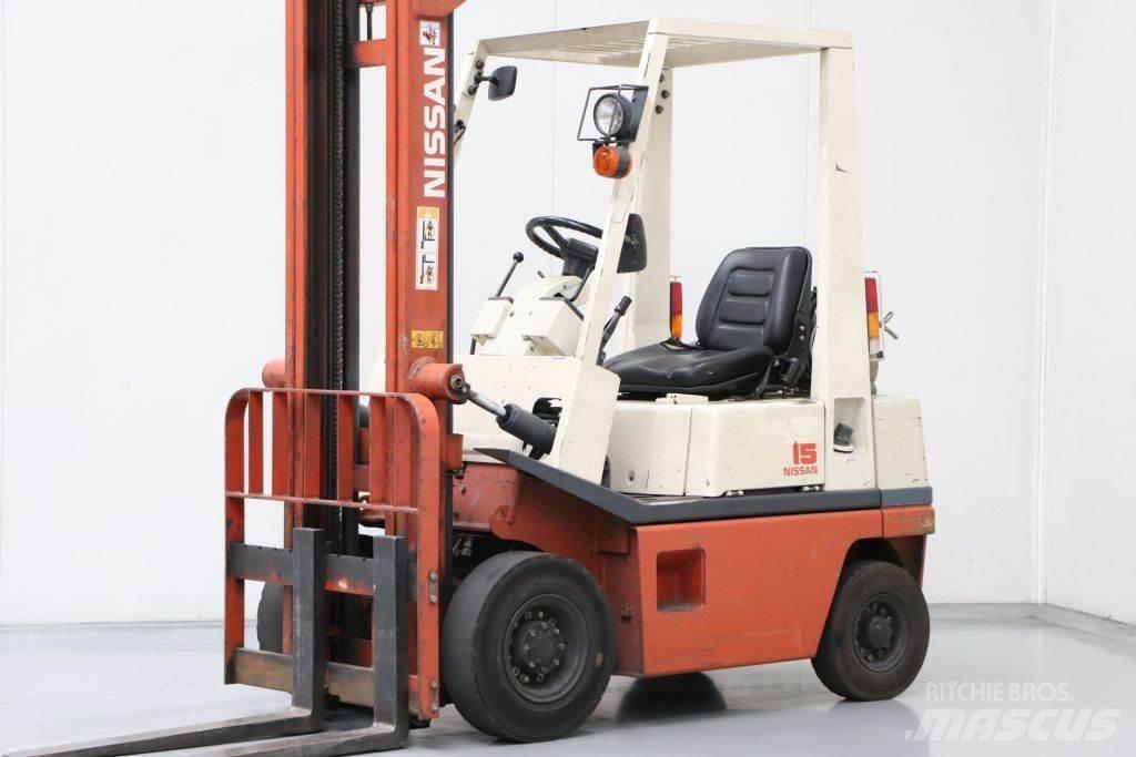 Nissan H01A15 Gasolmotviktstruckar