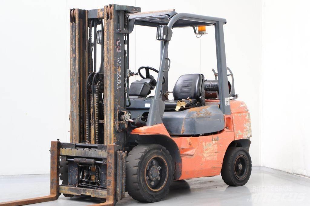 Toyota 02-7FGF30 Gasolmotviktstruckar