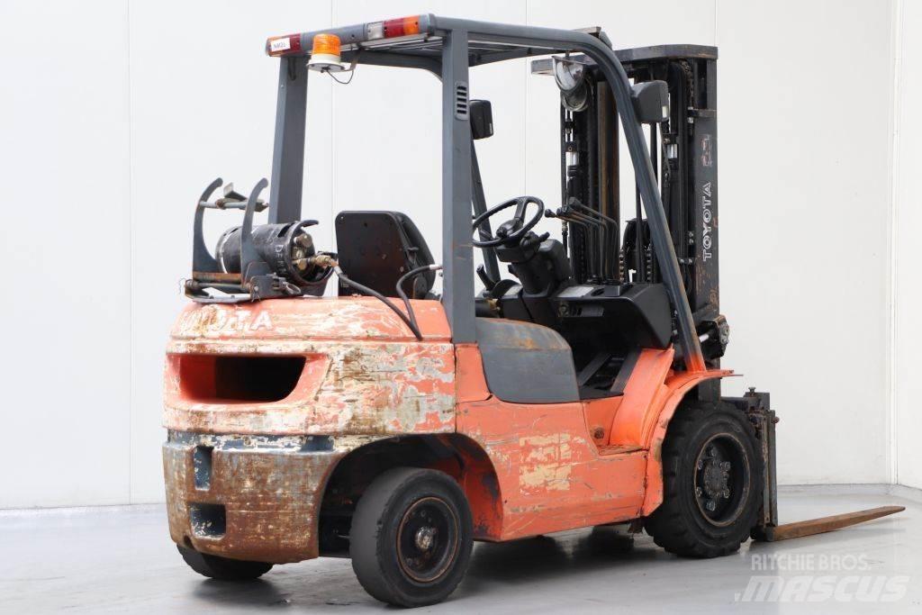 Toyota 02-7FGF30 Gasolmotviktstruckar