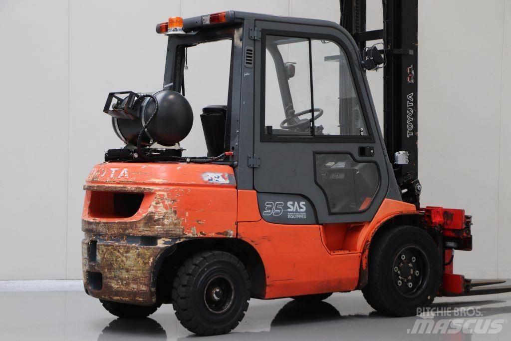 Toyota 02-7FGJF35 Gasolmotviktstruckar