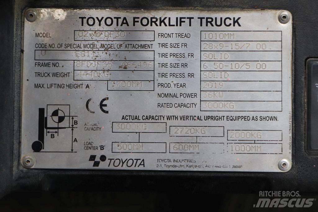 Toyota 02-8FDF30 Dieselmotviktstruckar