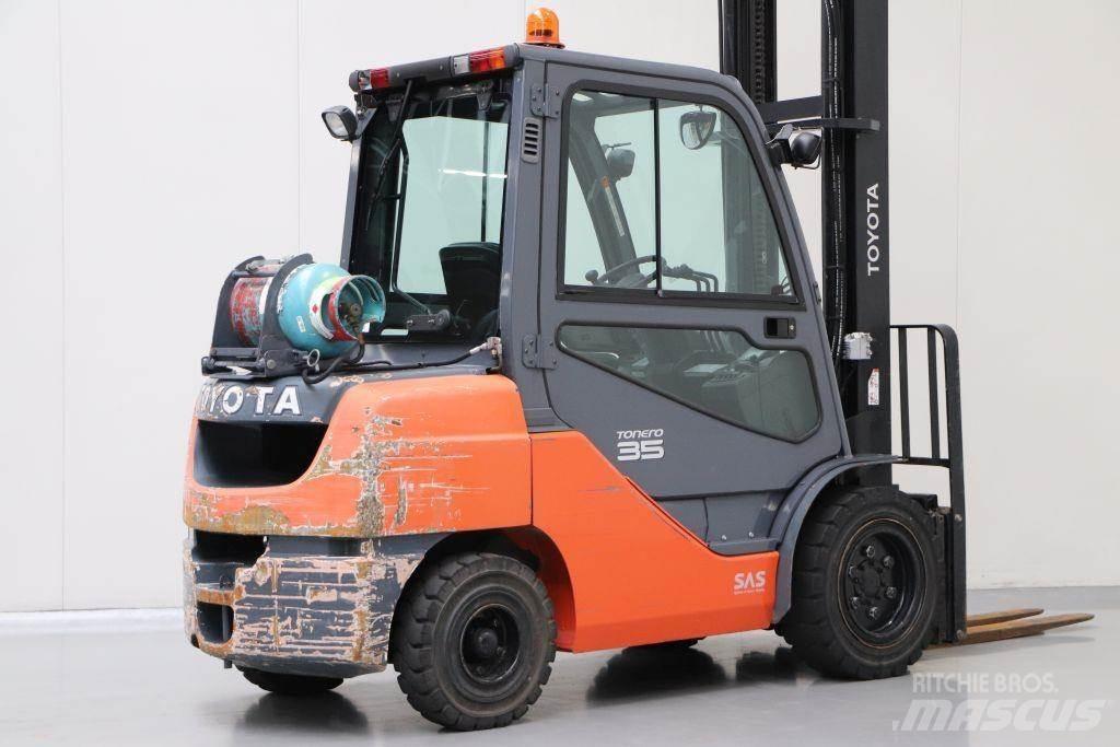 Toyota 02-8FGJF35 Gasolmotviktstruckar