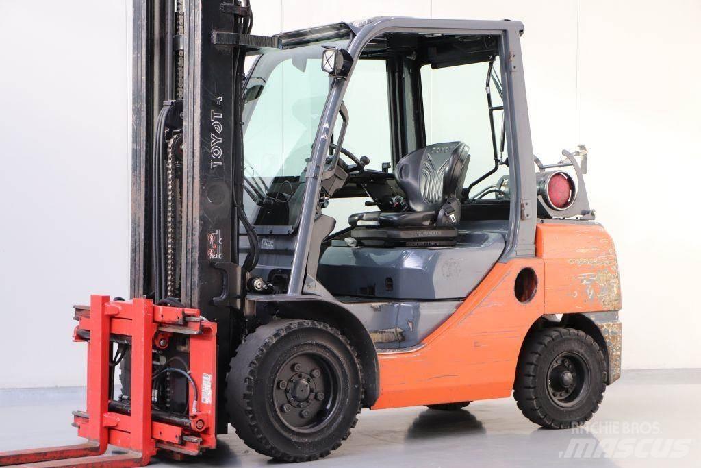 Toyota 02-8FGJF35 Gasolmotviktstruckar