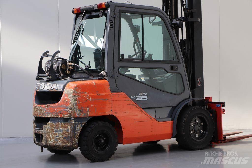 Toyota 02-8FGJF35 Gasolmotviktstruckar