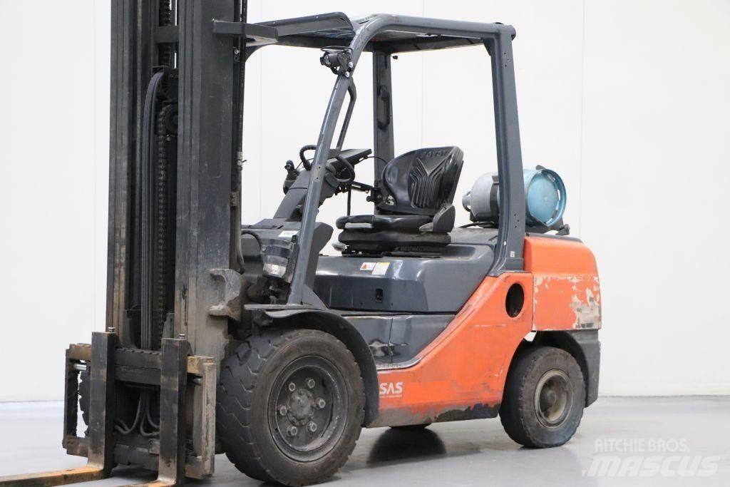 Toyota 02-8FGJF35 Gasolmotviktstruckar