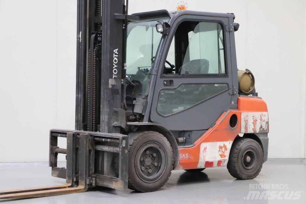 Toyota 02-8FGJF35 Gasolmotviktstruckar