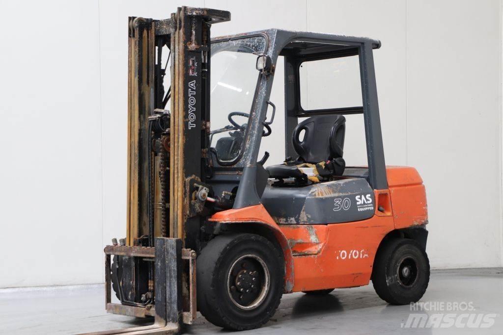 Toyota 62-7FDF30 Dieselmotviktstruckar