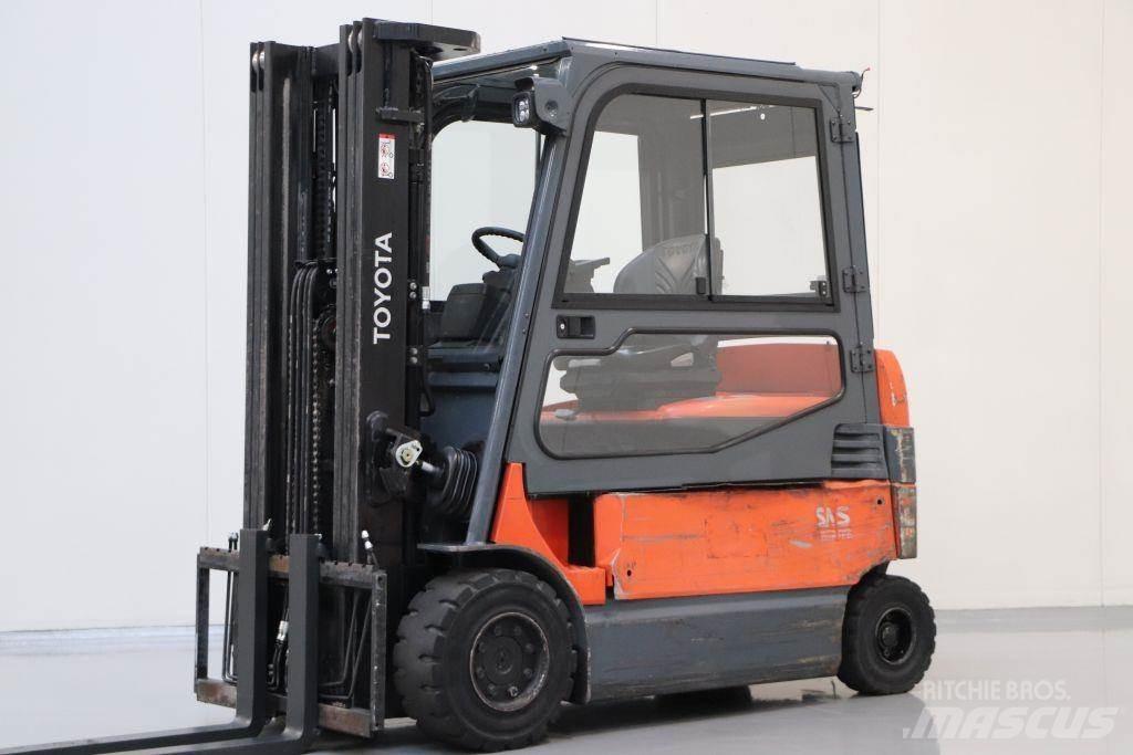 Toyota 7FBMF30 Elmotviktstruckar
