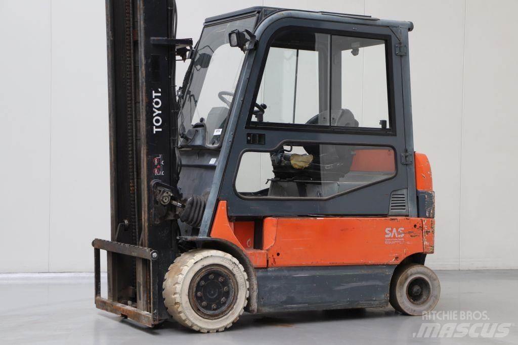 Toyota 7FBMF30 Elmotviktstruckar