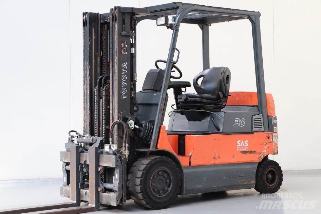 Toyota 7FBMF30 Elmotviktstruckar