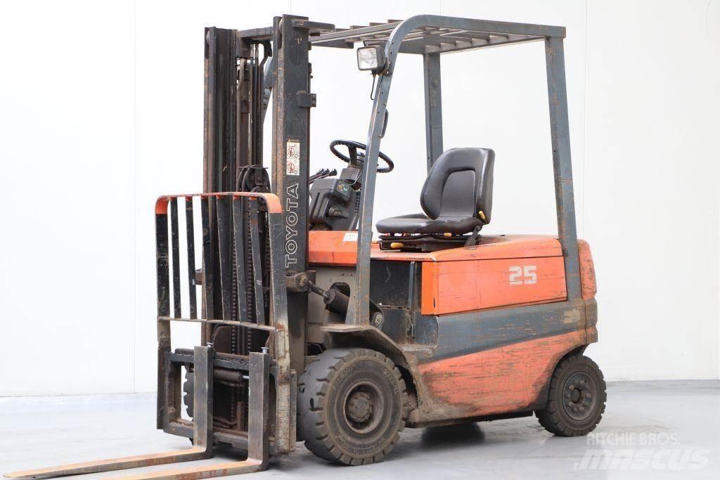 Toyota FBMF20 Elmotviktstruckar