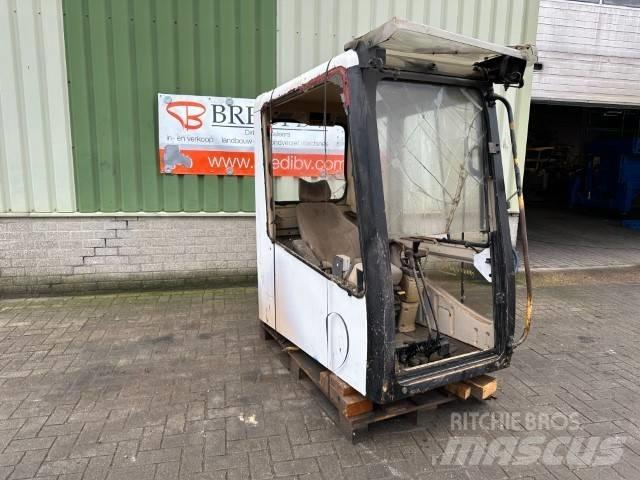 CAT 325 LN Hytter och interiör