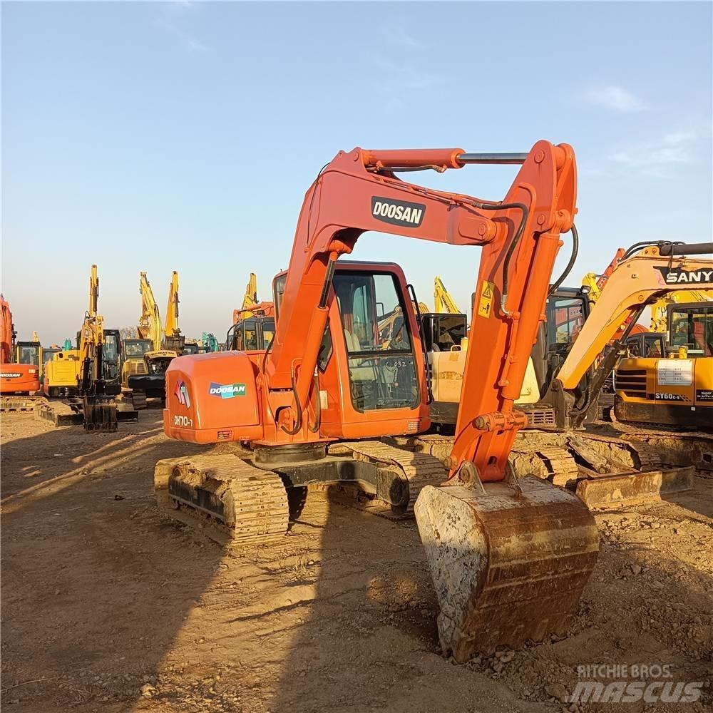 Doosan DH 70 Bandgrävare