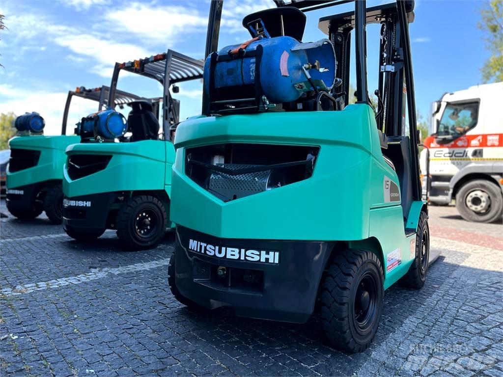 Mitsubishi FG30N Gasolmotviktstruckar
