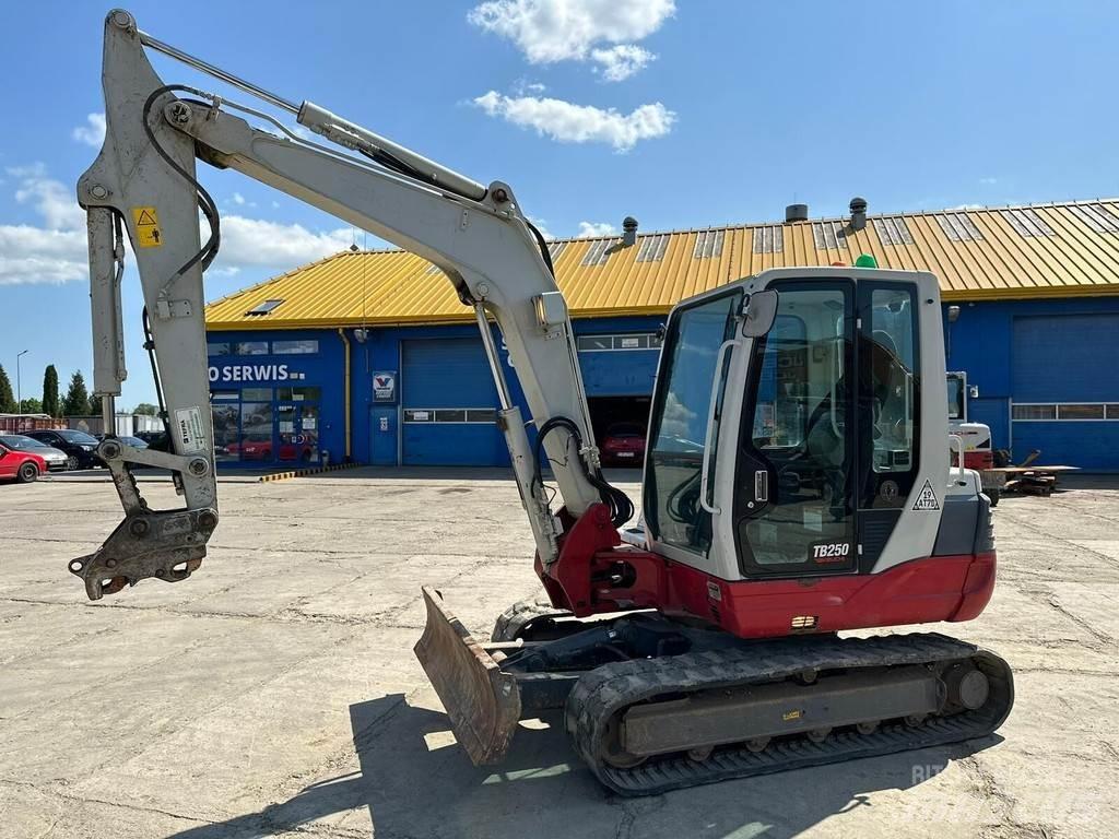 Takeuchi TB250 Minigrävare < 7t