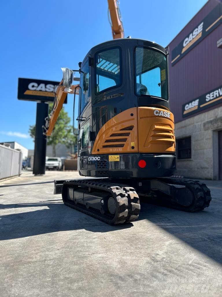 CASE CX30C Minigrävare < 7t