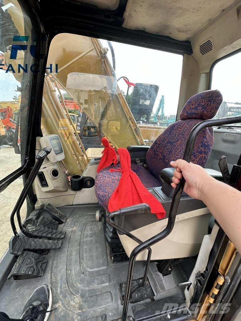 CAT 320 C L Bandgrävare