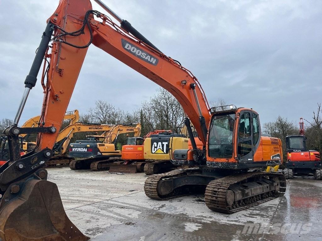 Doosan DX 225 LC-3 Bandgrävare