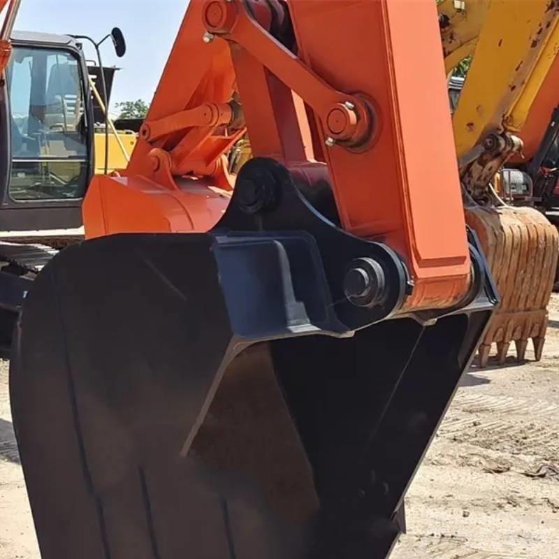 Hitachi ZX 210 Bandgrävare