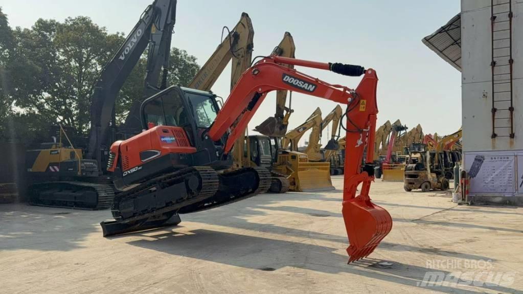 Doosan DX 60-9 C Bandgrävare