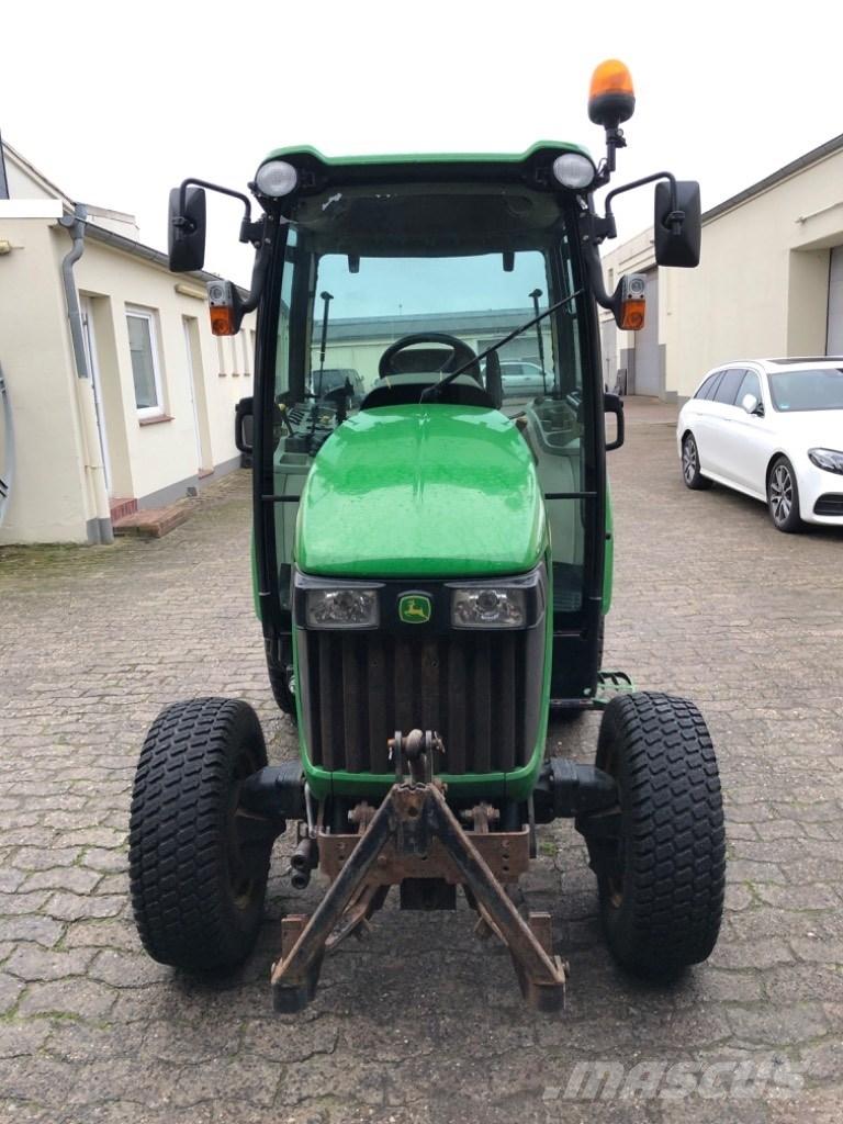John Deere 3320 Kompakttraktorer
