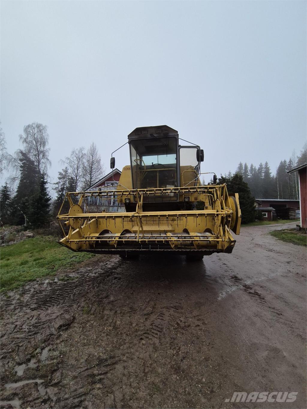 New Holland 8030 Skördetröskor