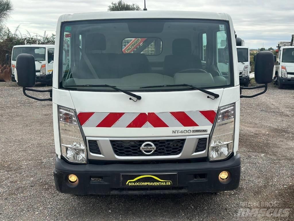 Nissan NT 400 Flakbilar/Pickuper