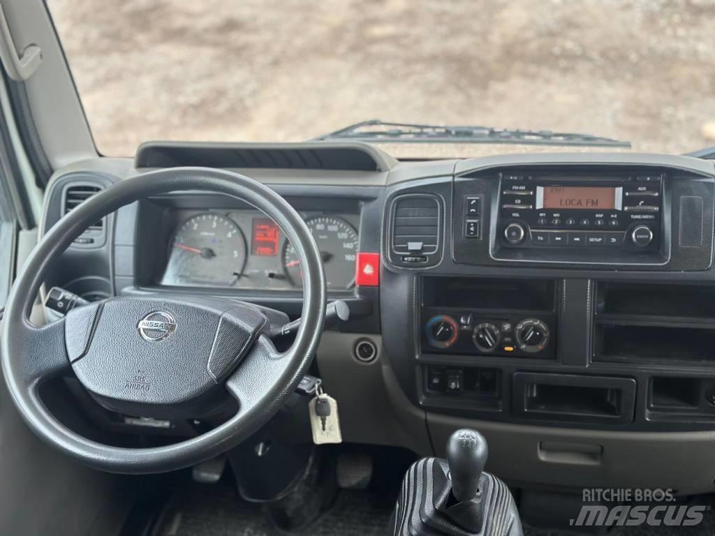 Nissan NT 400 Flakbilar/Pickuper
