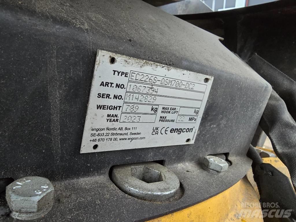Komatsu PC 228 US-11 Bandgrävare