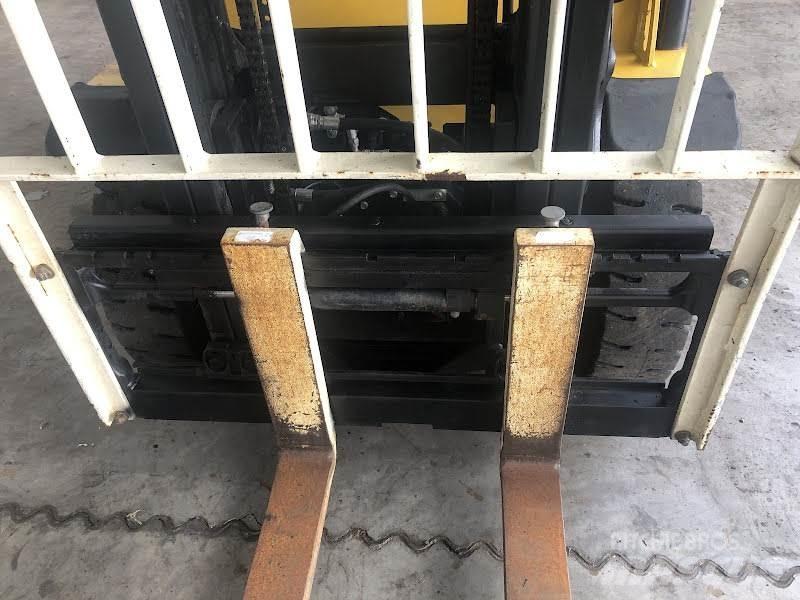 Yale GLP25VX Gasolmotviktstruckar