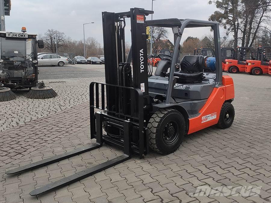 Toyota 02-8FGF20 Gasolmotviktstruckar