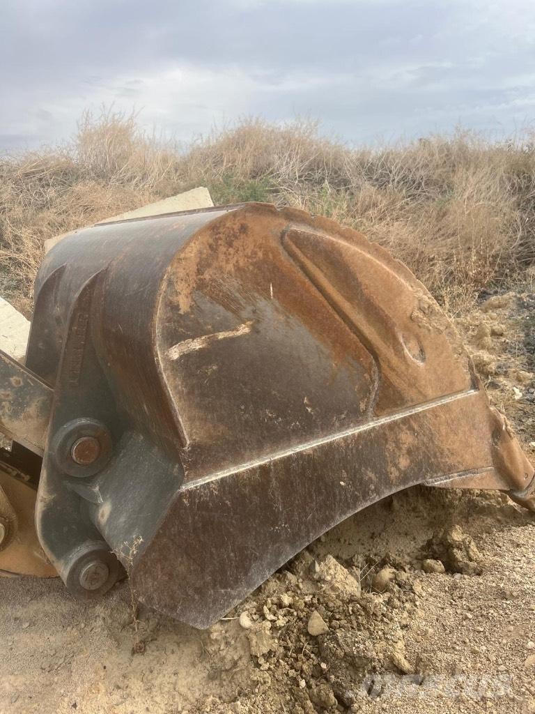 Liebherr R 950 SHD Bandgrävare