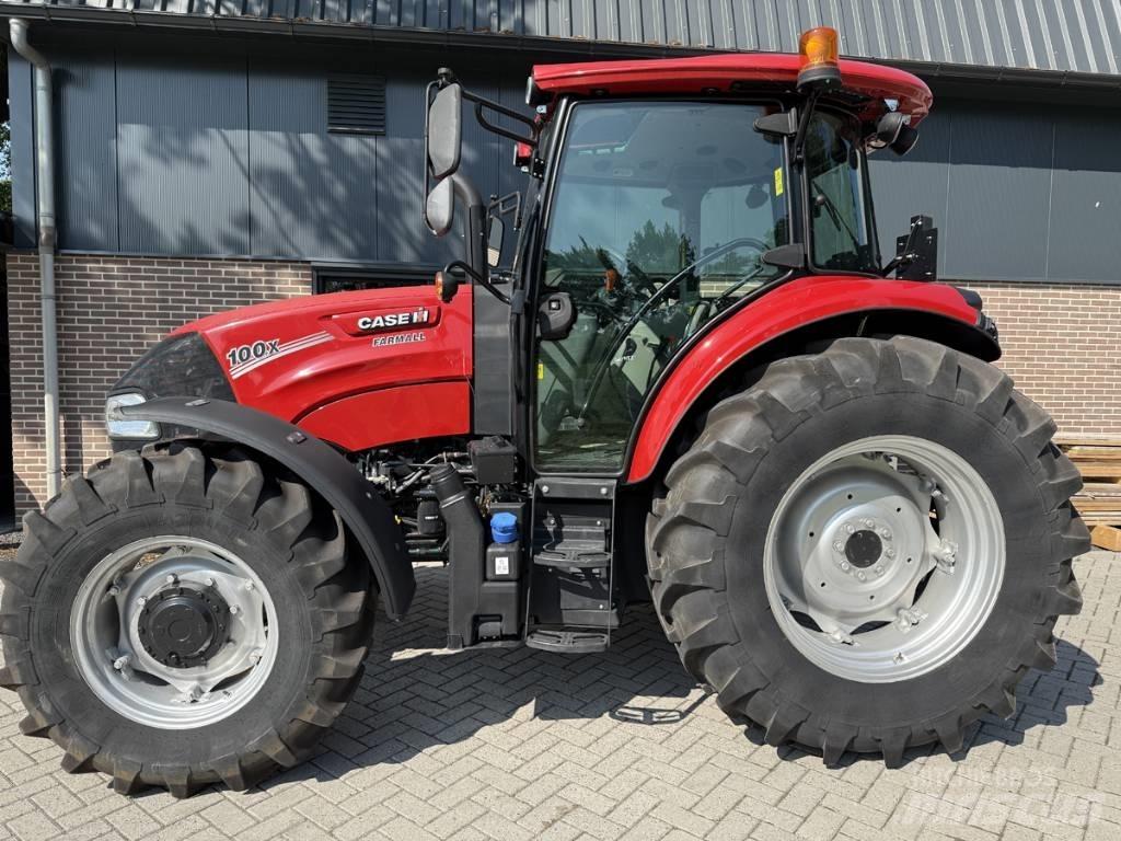 CASE Farmall 100X Traktorer