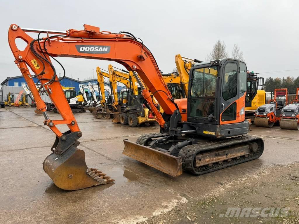 Doosan DX 85 R Midigrävmaskiner 7t - 12t