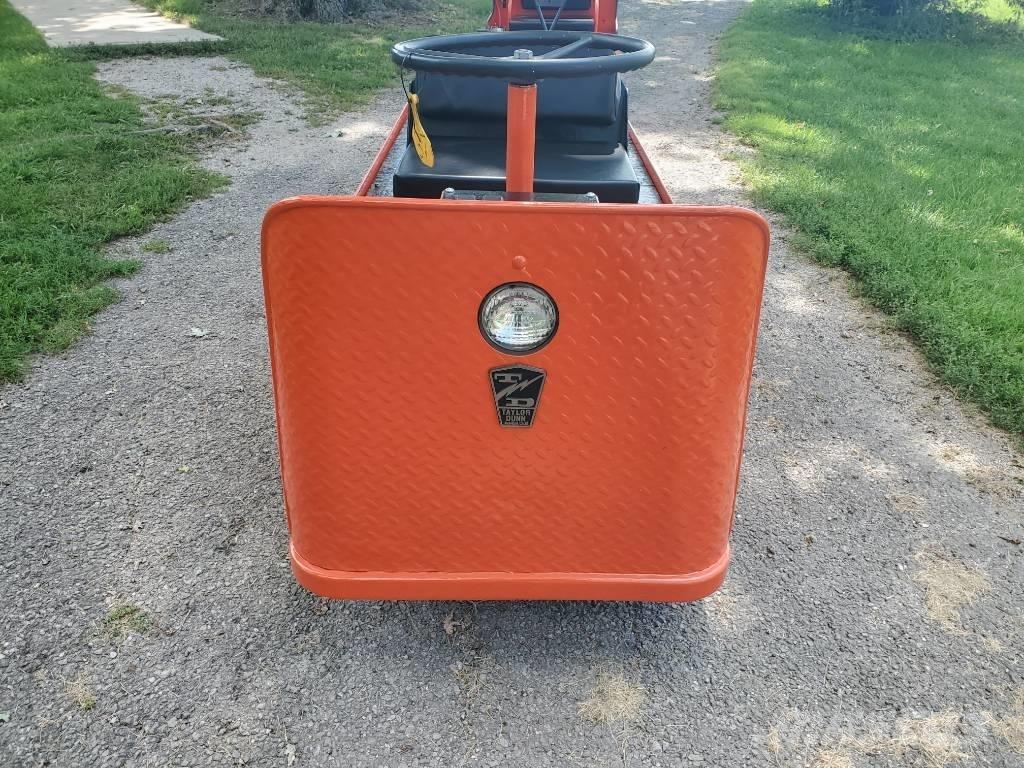 Taylor-Dunn C432 Dragtruck