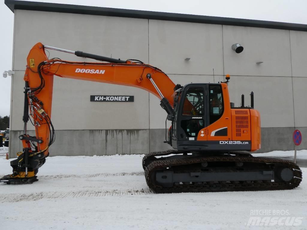 Doosan DX 235 LCR-5 Bandgrävare
