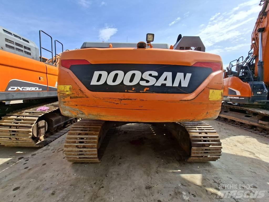 Doosan DX 225 LC-5 Bandgrävare