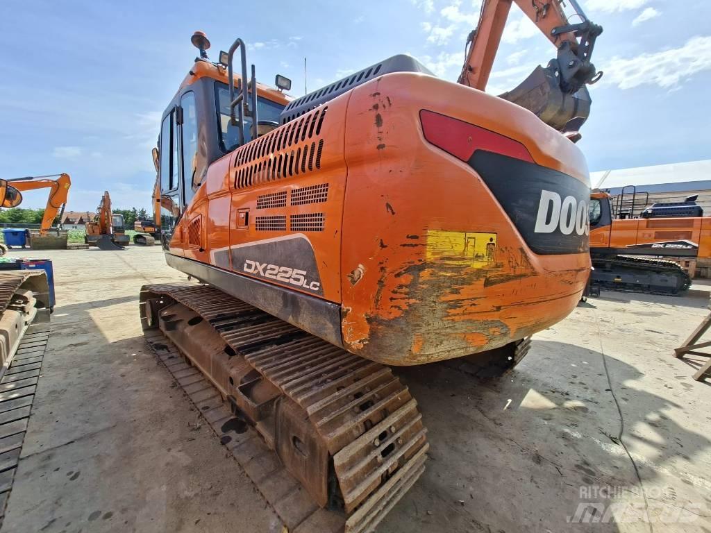 Doosan DX 225 LC-5 Bandgrävare