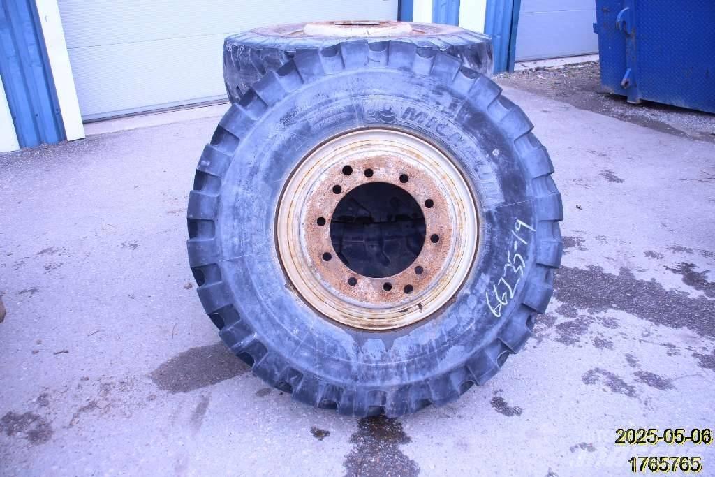 Michelin XMINED2 Däck, hjul och fälgar