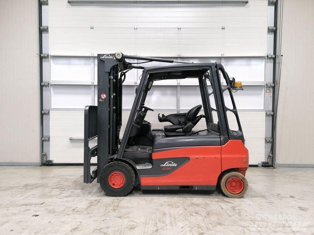 Linde E30L-01 Elmotviktstruckar
