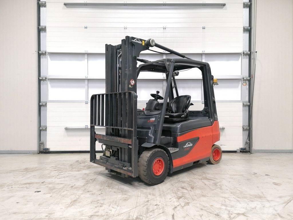 Linde E30L-01 Elmotviktstruckar