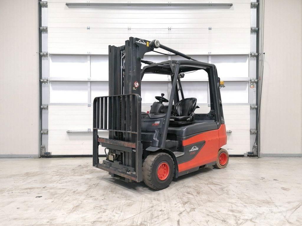 Linde E30L-01 Elmotviktstruckar