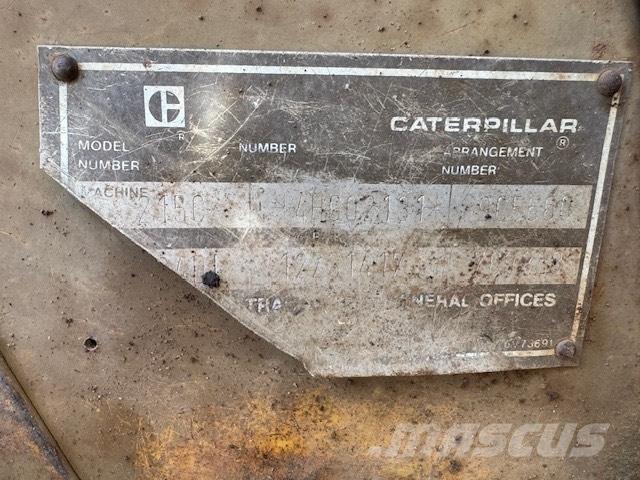 CAT 215 C LC Bandgrävare